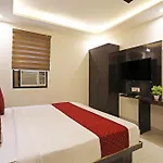 Hotel Grand Iconic Near Igi Airport